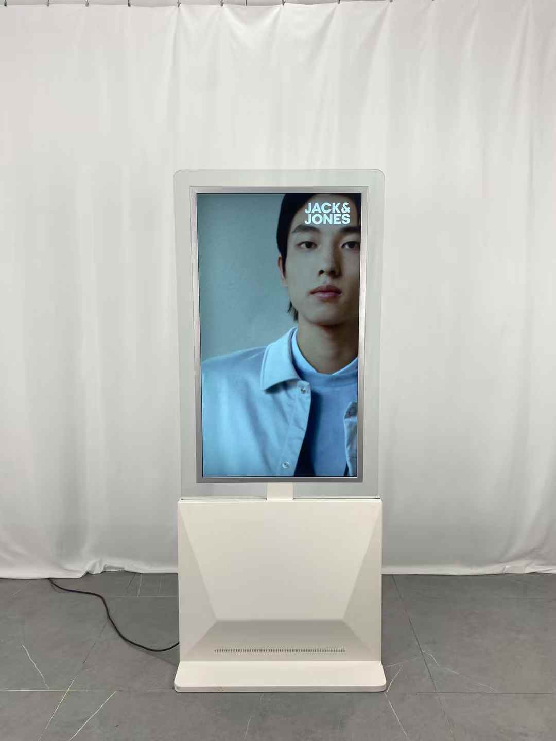 دو طرفه 32/43/55/65 اینچ LCD DIGITAL DIGITLE DISPLAY KIOSK